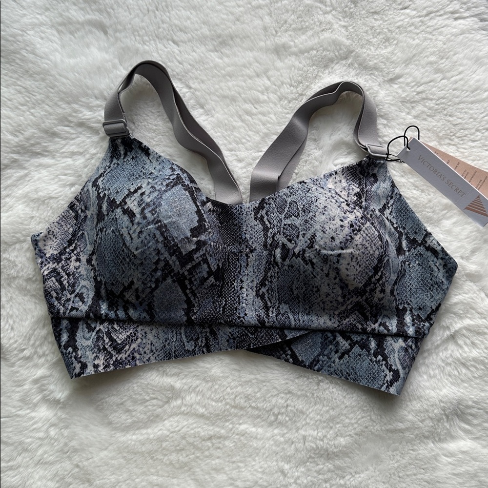 NWT Victorias Secret Live On Point Freedom Cloud Sports Bra Blue Grey size XS, M